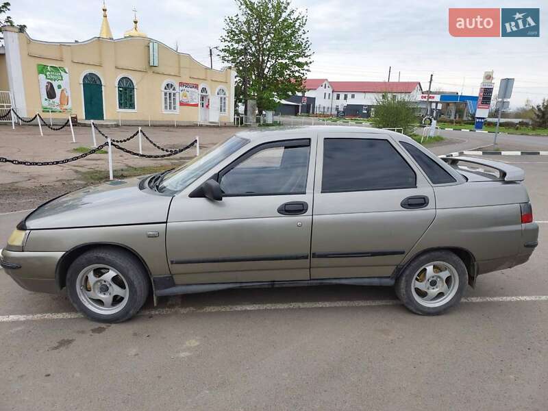 Седан ВАЗ / Lada 2110 2001 в Килии