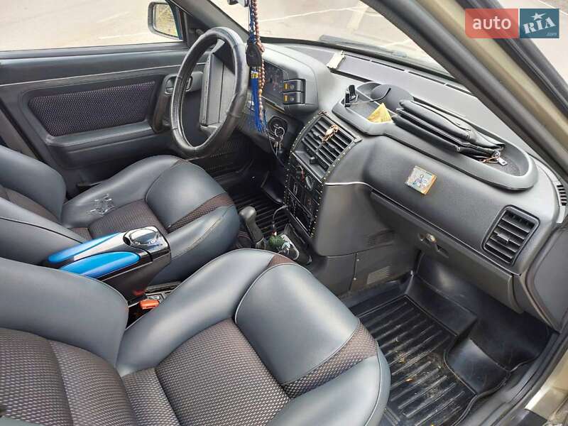 Седан ВАЗ / Lada 2110 2001 в Килии