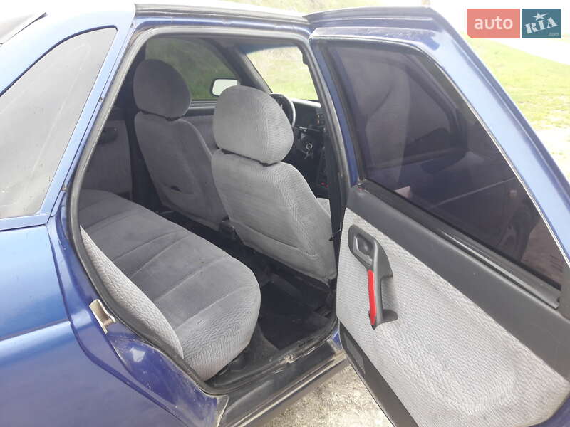 Седан ВАЗ / Lada 2110 2003 в Белогорье фото 9 Седан ВАЗ / Lada 2110 2003 в Белогорье