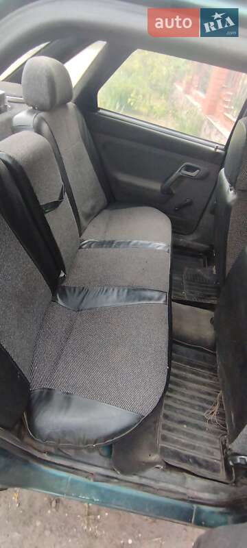 Седан ВАЗ / Lada 2110 2002 в Александрие