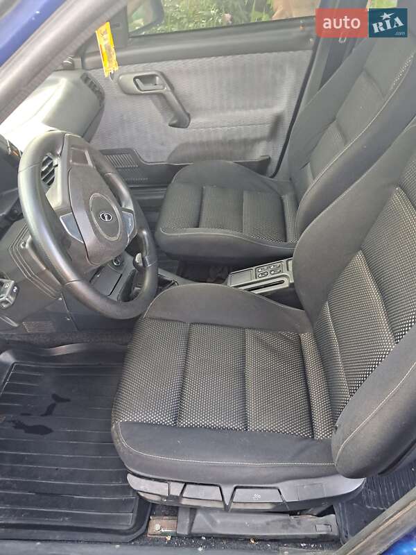 Седан ВАЗ / Lada 2110 2002 в Покровську фото 3 Седан ВАЗ / Lada 2110 2002 в Покровську