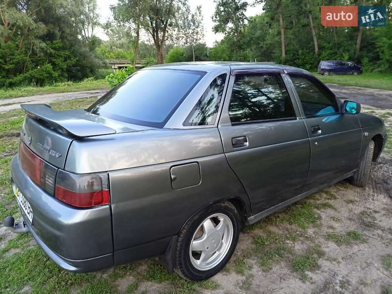 Седан ВАЗ / Lada 2110 2004 в Миргороде