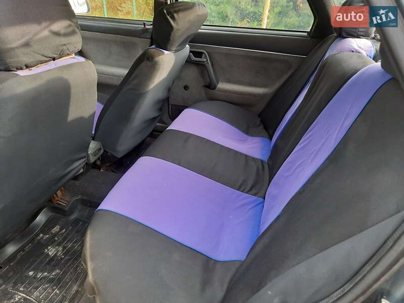 Седан ВАЗ / Lada 2110 2001 в Полонному