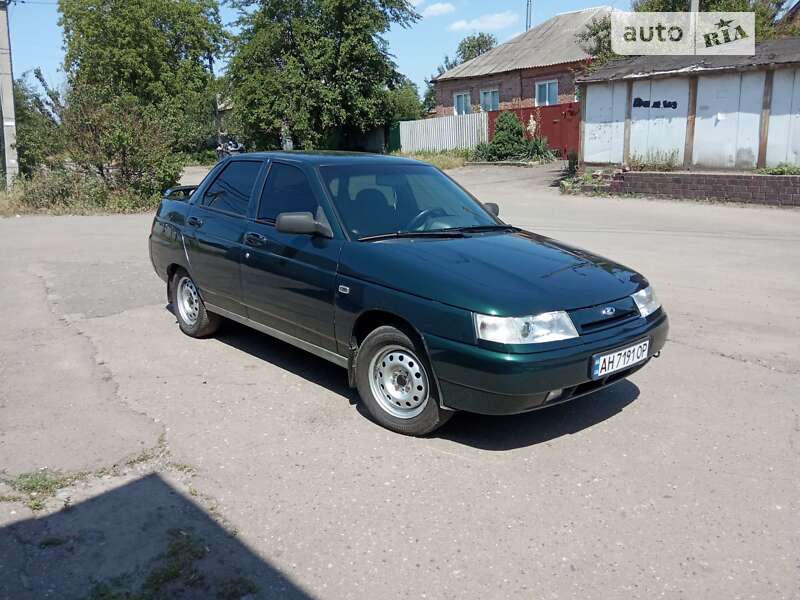 Седан ВАЗ / Lada 2110 2004 в Славянске