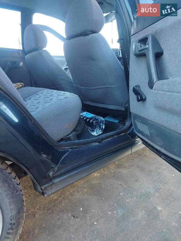 Седан ВАЗ / Lada 2110 2005 в Каневе фото 5 Седан ВАЗ / Lada 2110 2005 в Каневе