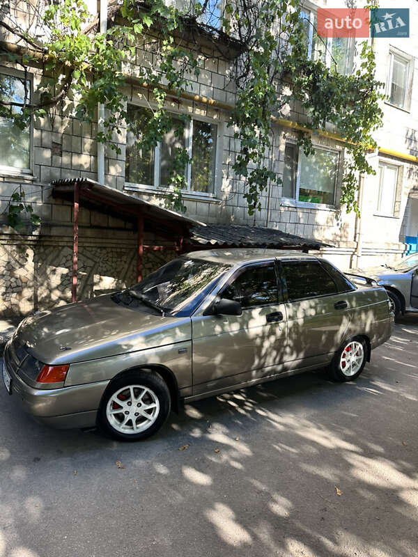 Седан ВАЗ / Lada 2110 2001 в Кропивницком