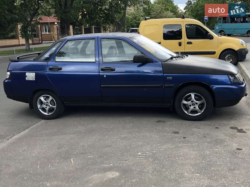Седан ВАЗ / Lada 2110 2002 в Одессе