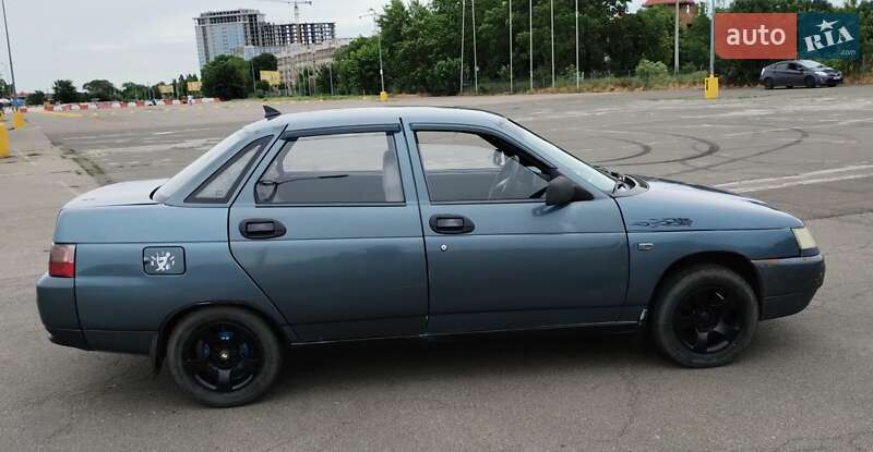 Седан ВАЗ / Lada 2110 2001 в Одессе
