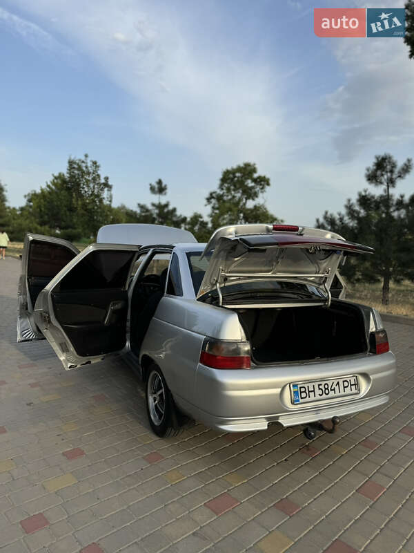 Седан ВАЗ / Lada 2110 2003 в Измаиле
