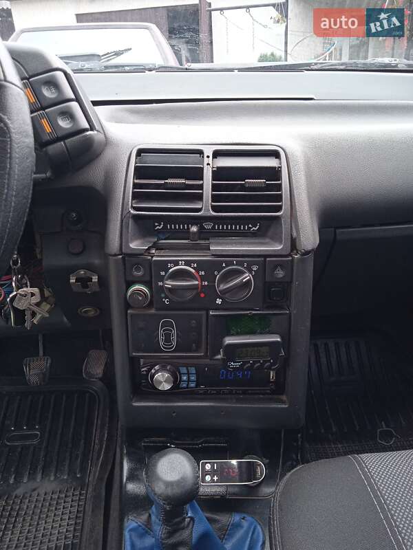 Седан ВАЗ / Lada 2110 2001 в Здолбунове фото 4 Седан ВАЗ / Lada 2110 2001 в Здолбунове