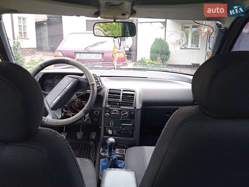 Седан ВАЗ / Lada 2110 2001 в Здолбунове фото 5 Седан ВАЗ / Lada 2110 2001 в Здолбунове