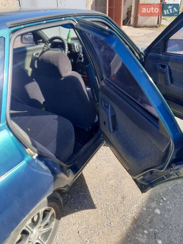 Седан ВАЗ / Lada 2110 2000 в Кривом Роге
