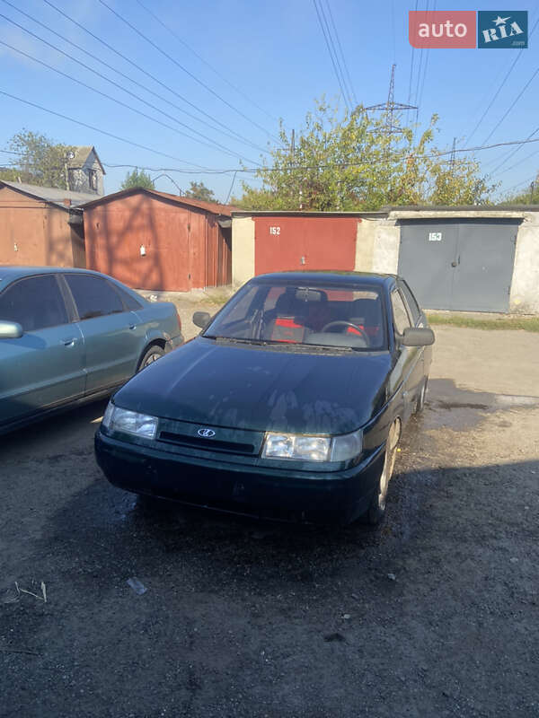 Седан ВАЗ / Lada 2110 2002 в Киеве