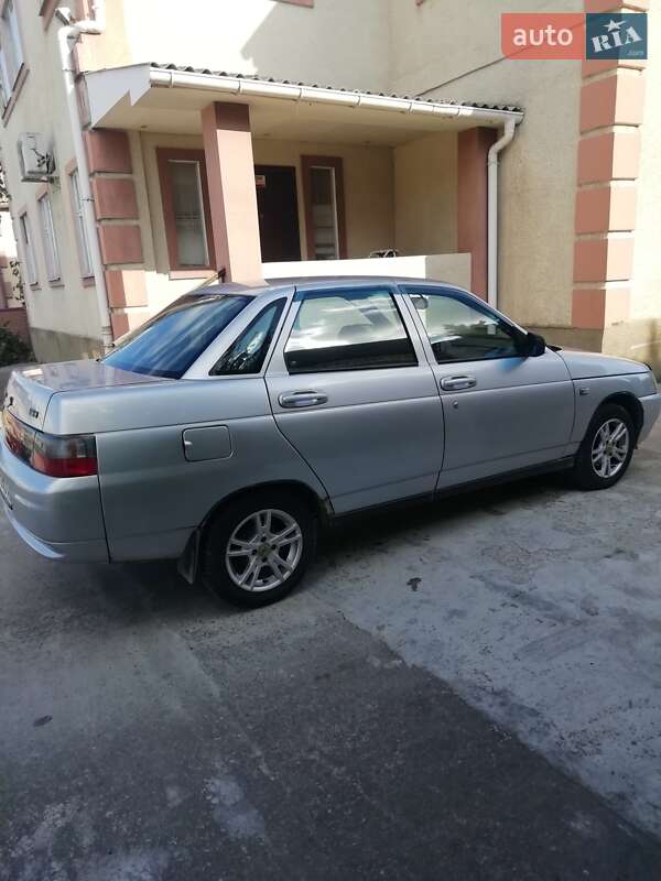 Седан ВАЗ / Lada 2110 2004 в Днепре