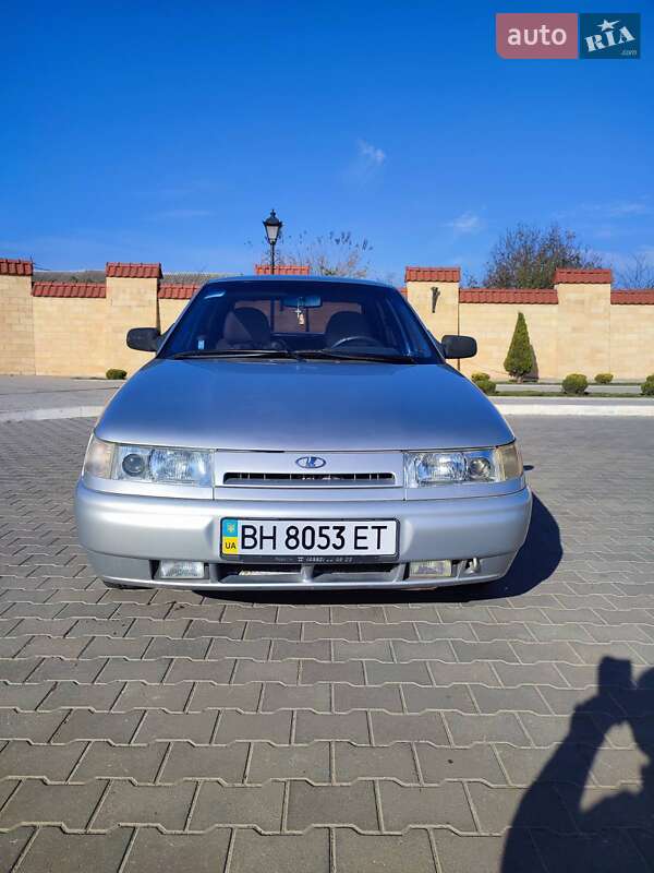 Седан ВАЗ / Lada 2110 2003 в Измаиле