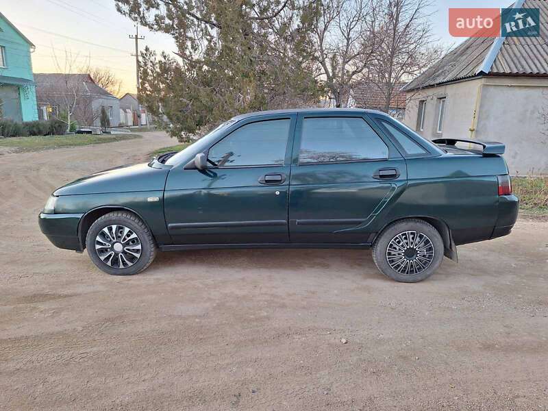 Седан ВАЗ / Lada 2110 2004 в Николаеве