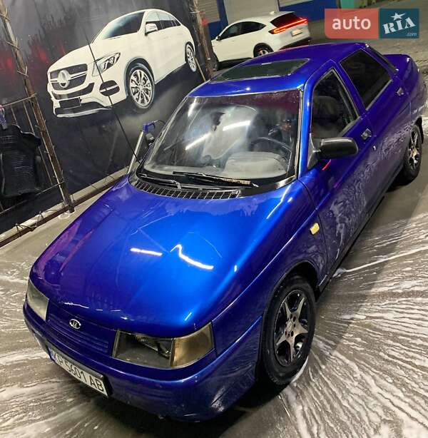 Седан ВАЗ / Lada 2110 2001 в Томаківці