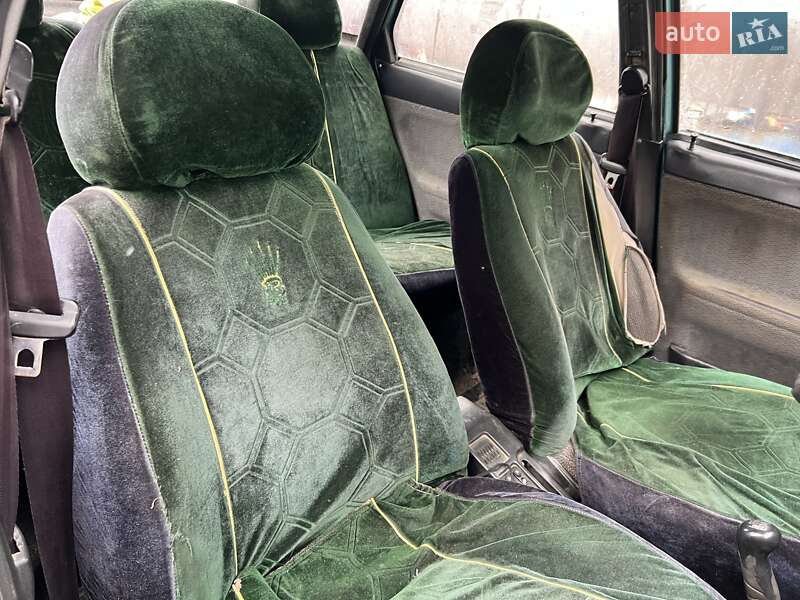 Седан ВАЗ / Lada 2110 2000 в Гайсине