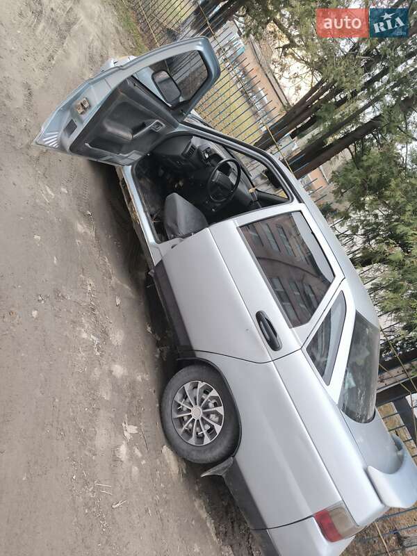 Седан ВАЗ / Lada 2110 2002 в Шепетовке