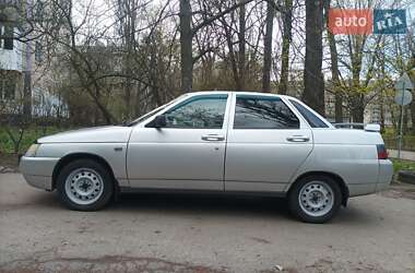 Седан ВАЗ 2110 2004 в 