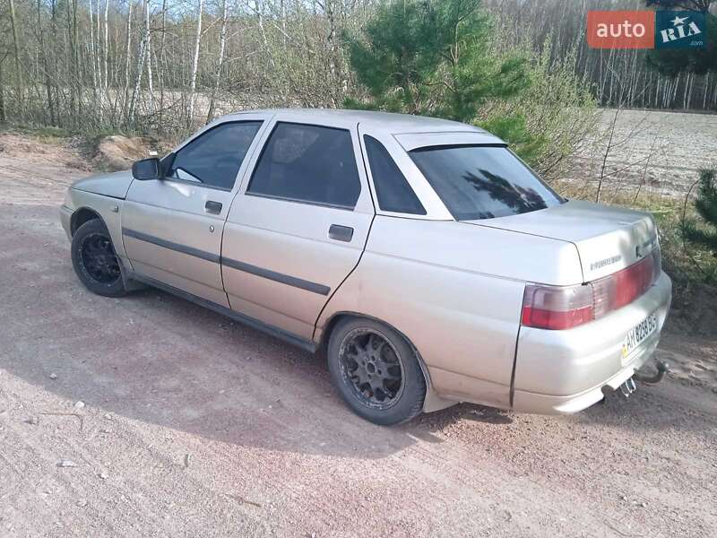 Седан ВАЗ 2110 2001 в 