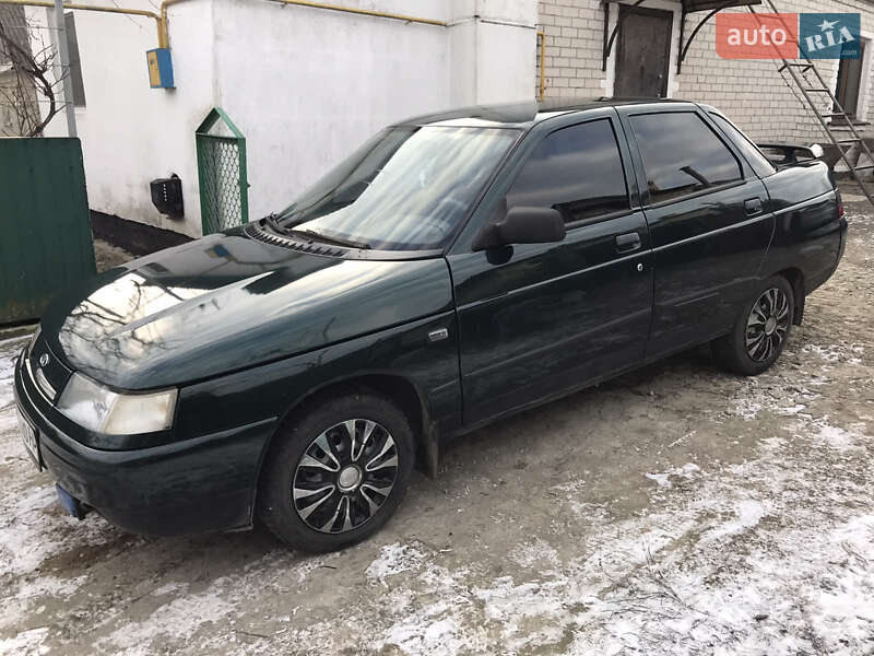 Седан ВАЗ / Lada 2110 2002 в Ровно