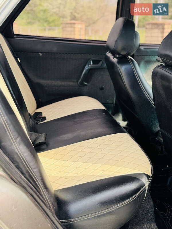 Купе ВАЗ / Lada 2110 2000 в Новомосковске фото 16 Купе ВАЗ / Lada 2110 2000 в Новомосковске