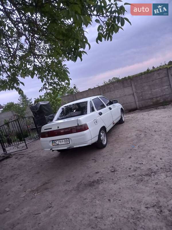 Седан ВАЗ / Lada 2110 2000 в Бобрке
