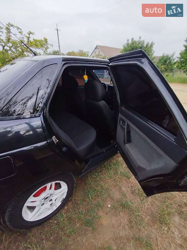 Седан ВАЗ / Lada 2110 2003 в Херсоне