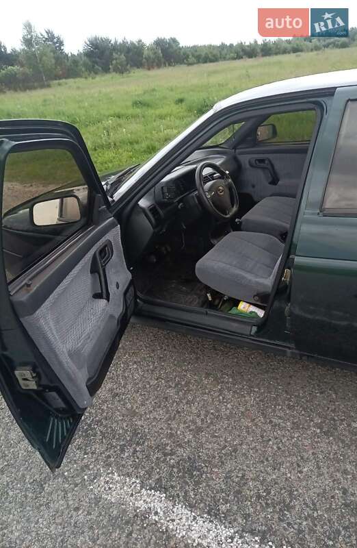 Седан ВАЗ / Lada 2110 2002 в Макарові