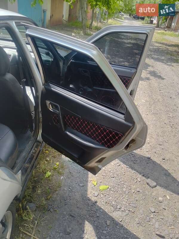 Седан ВАЗ / Lada 2110 2002 в Кривом Роге