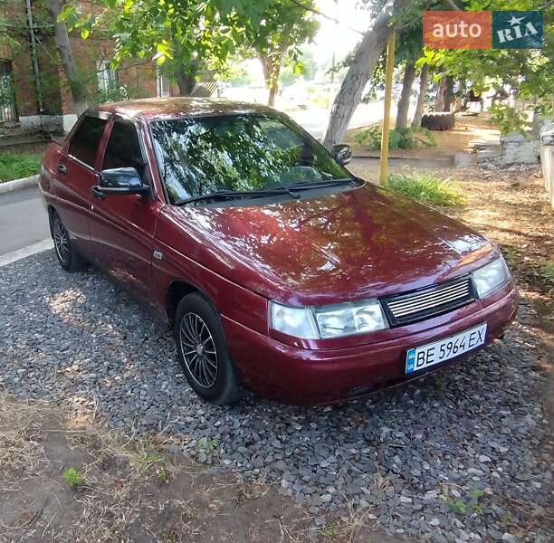 Седан ВАЗ 2110 2004 в 