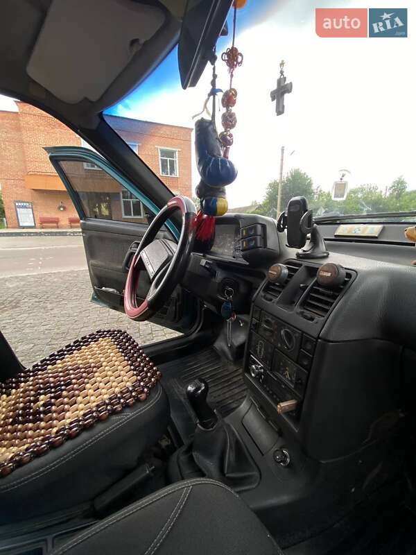 Седан ВАЗ / Lada 2110 2000 в Петровке-Роменской