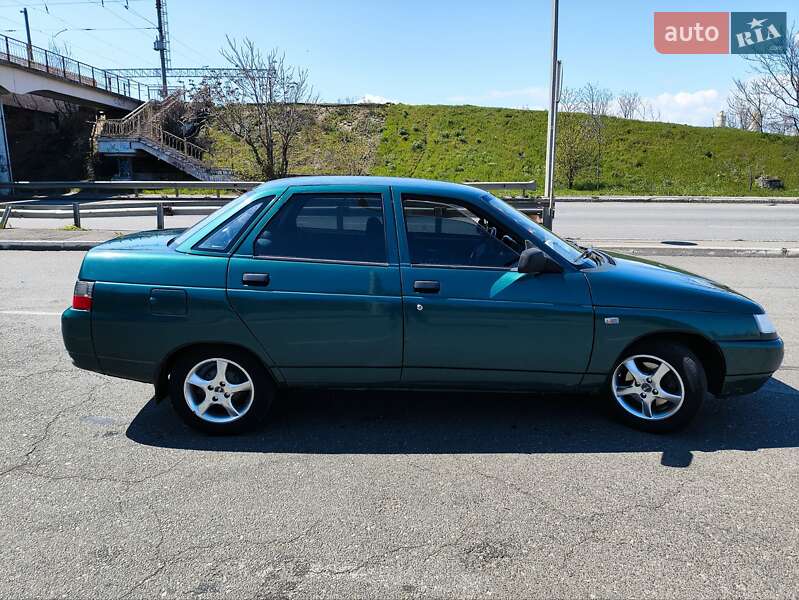 Седан ВАЗ / Lada 2110 2001 в Одессе