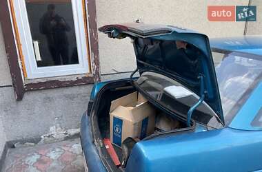 Седан ВАЗ 2110 2001 в 