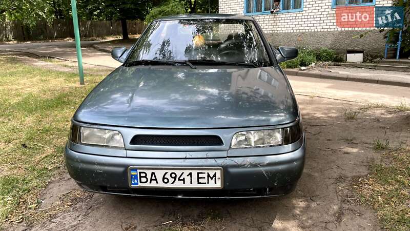 Седан ВАЗ 2110 2001 в 