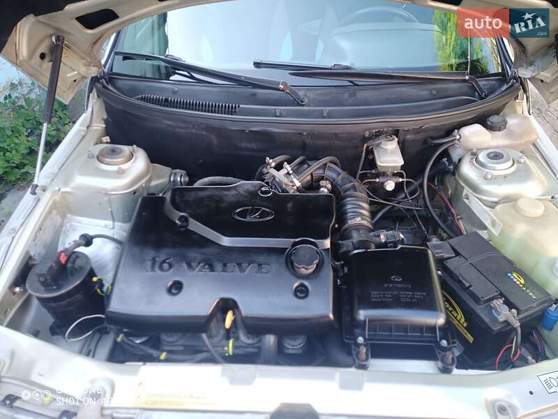 Седан ВАЗ / Lada 2110 2005 в Николаеве
