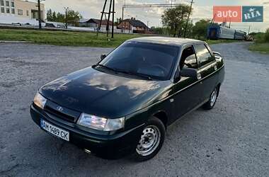 Седан ВАЗ 2110 2004 в 
