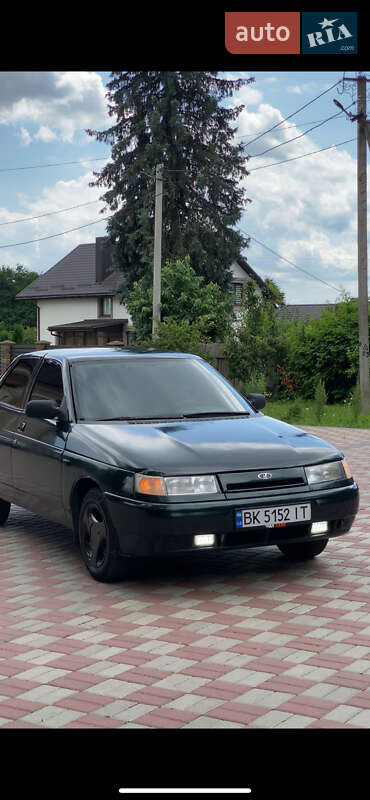 Седан ВАЗ / Lada 2110 2002 в Ровно