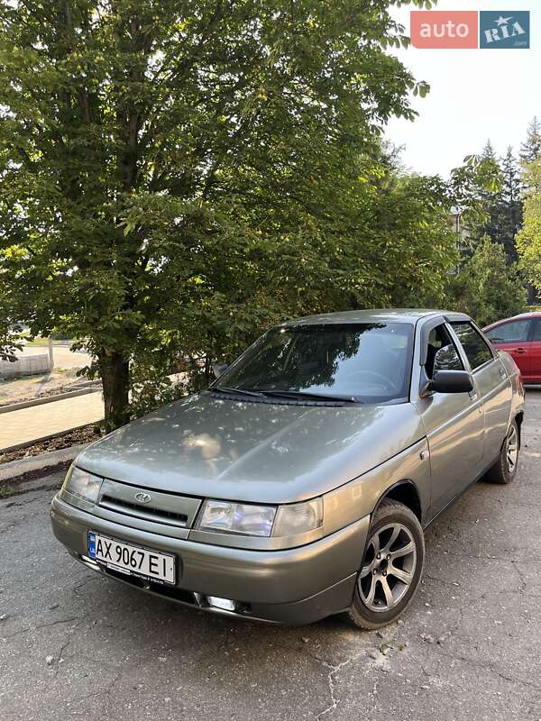 Седан ВАЗ 2110 2002 в 
