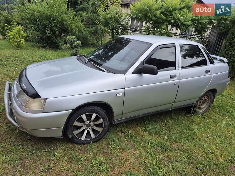 Седан ВАЗ / Lada 2110 2004 в Надвірній