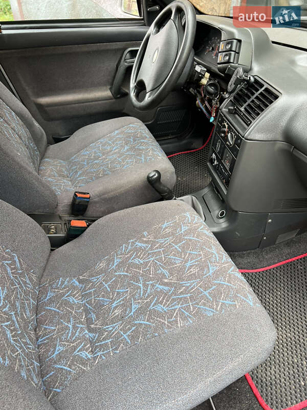 Седан ВАЗ / Lada 2110 2002 в Києві