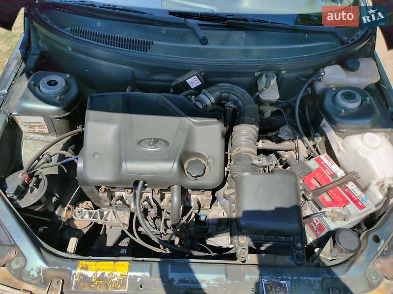 Седан ВАЗ / Lada 2110 2006 в Новой Праге