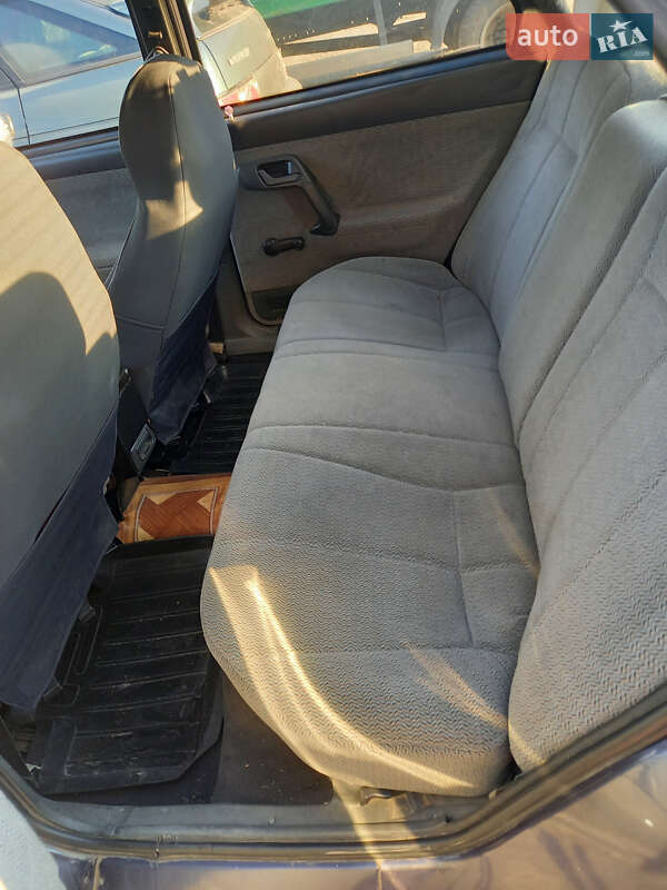 Седан ВАЗ / Lada 2110 2001 в Южноукраинске фото 2 Седан ВАЗ / Lada 2110 2001 в Южноукраинске