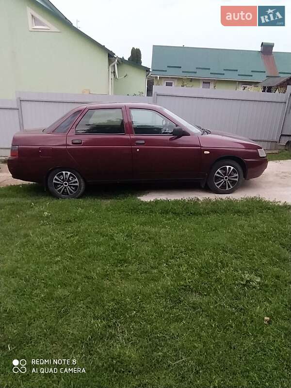 Седан ВАЗ / Lada 2110 2004 в Копычинце