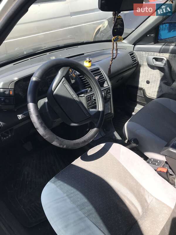 Седан ВАЗ / Lada 2110 2002 в Сумах фото 7 Седан ВАЗ / Lada 2110 2002 в Сумах