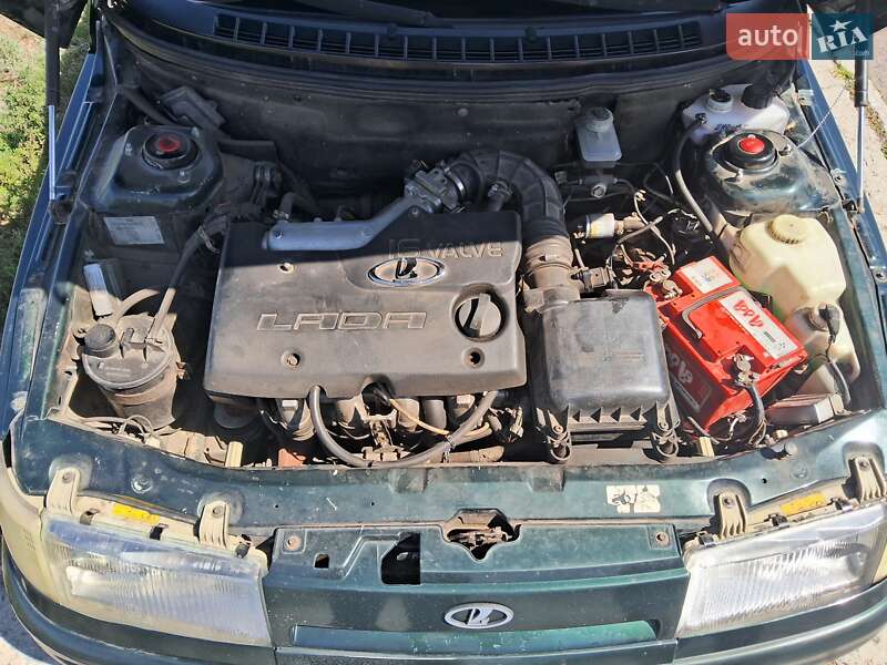 Седан ВАЗ / Lada 2110 2002 в Каневе