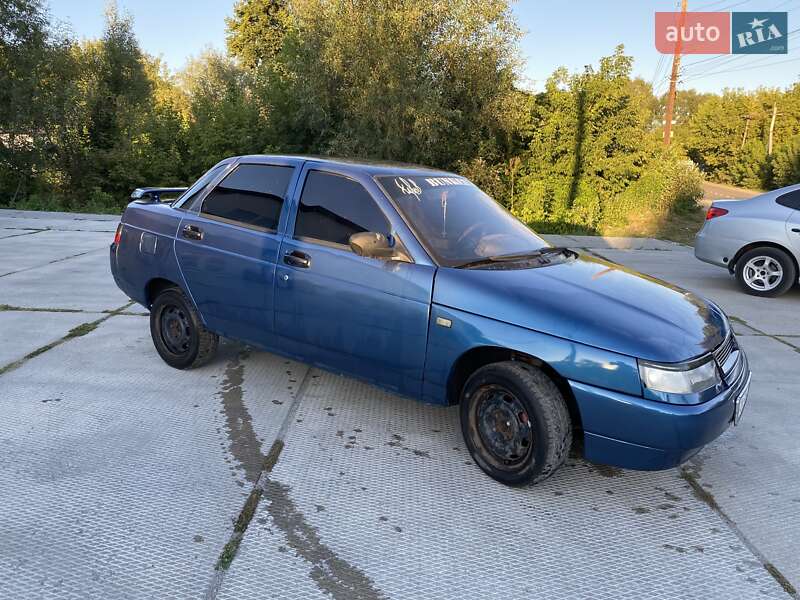 Седан ВАЗ / Lada 2110 2004 в Будах