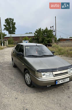 Седан ВАЗ 2110 2001 в 