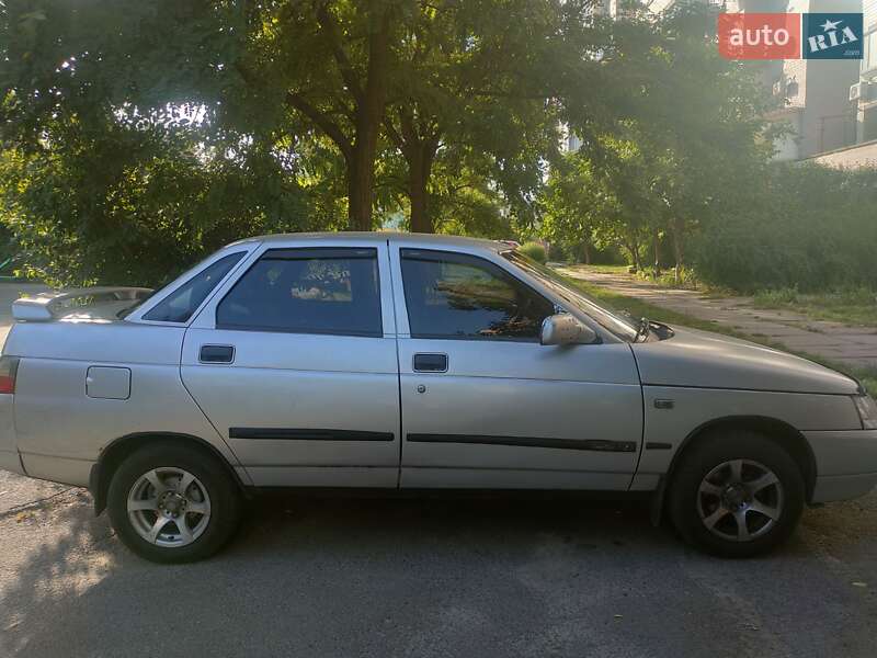 Седан ВАЗ / Lada 2110 2002 в Киеве
